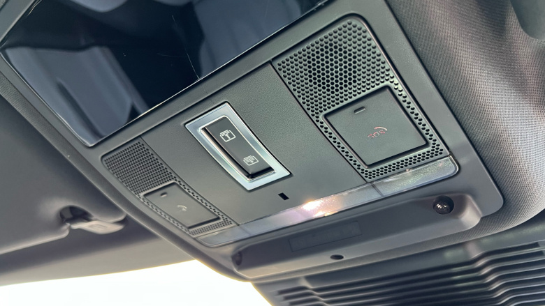 Land Rover Range Rover Evoque 1.5 P300e R-Dynamic HSE 5dr Auto Hatchback